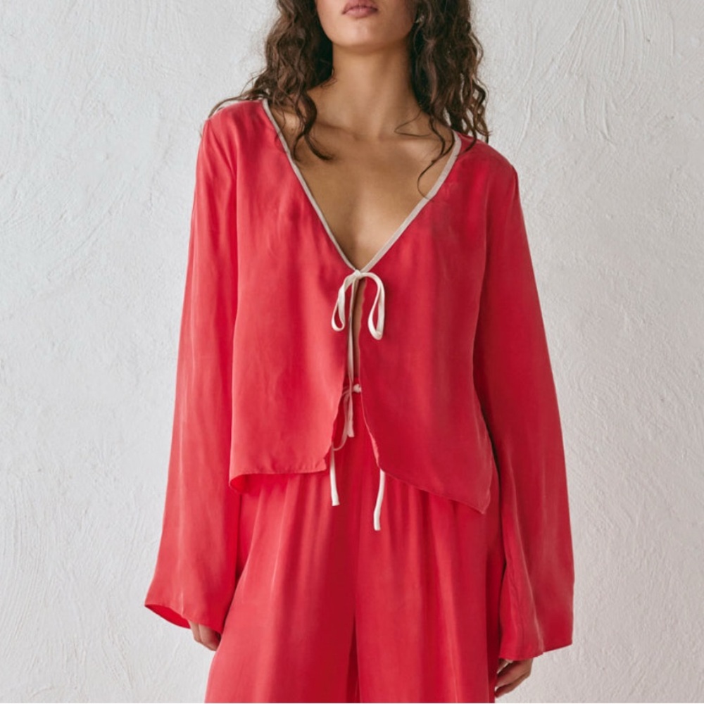 VRG GRL Moonscape Chili Top